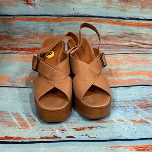 Lucky Brand Tan Platform Sandals